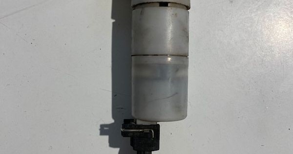 こう Head Light Washer Pump VOLVO XC90 2005-2010 6849784 9148067